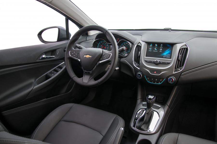 Интерьер Chevrolet Cruze 2016 года  (LA) (фото 15 из 24)
